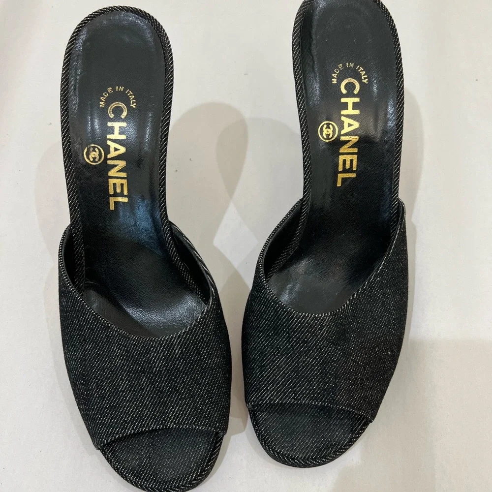 Vintage Chanel denim mules - Picture 4 of 4